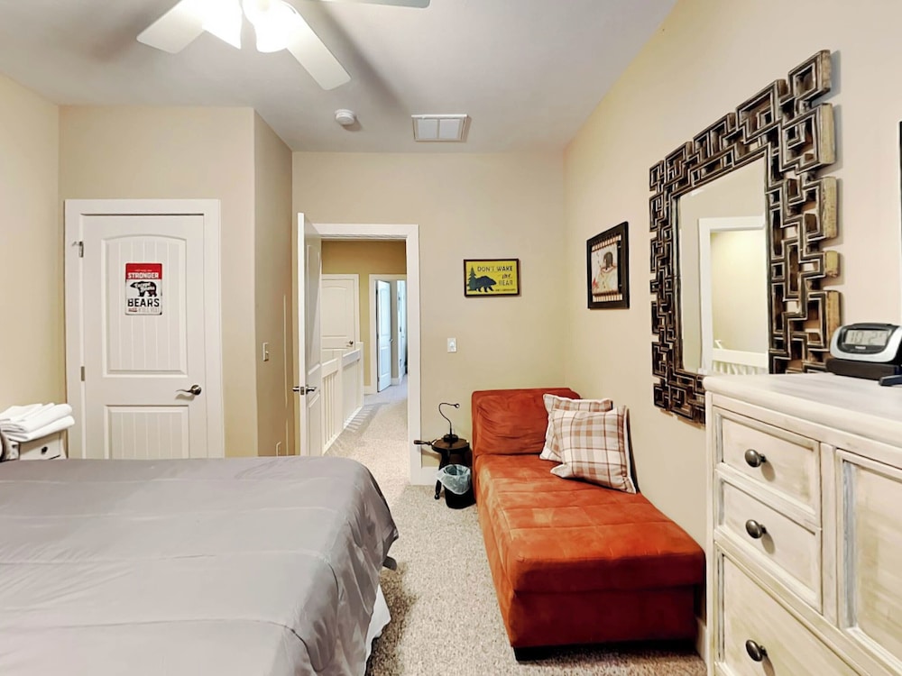 Bluebeary Retreat by Taylor Made Deep Creek in Mchenry, United States