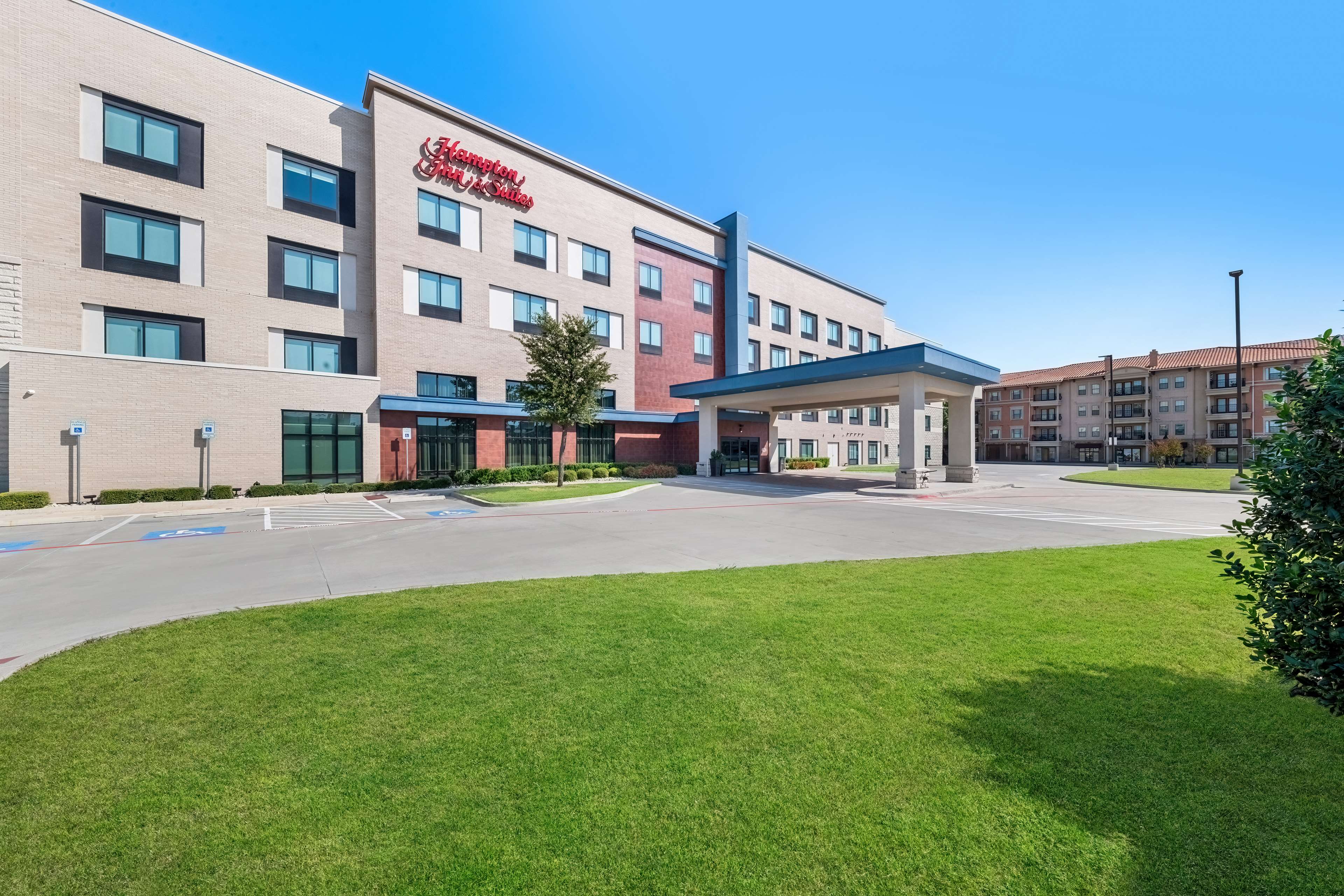 Hampton Inn & Suites Farmers Branch Dallas - photo 2