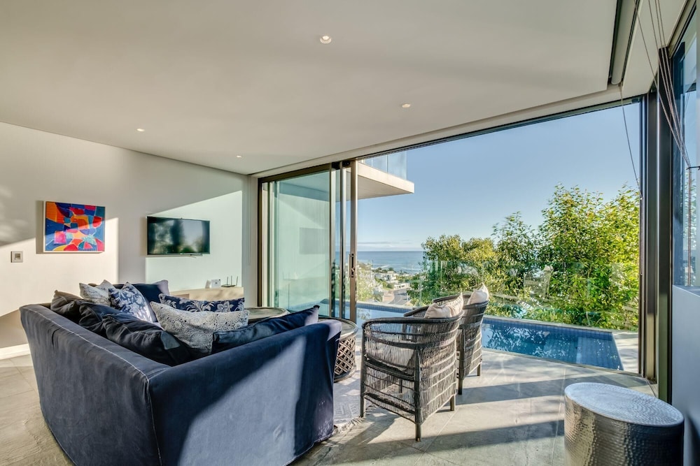 Coral Sea — 4-Star Luxury Hotel in Cape Town, South Africa