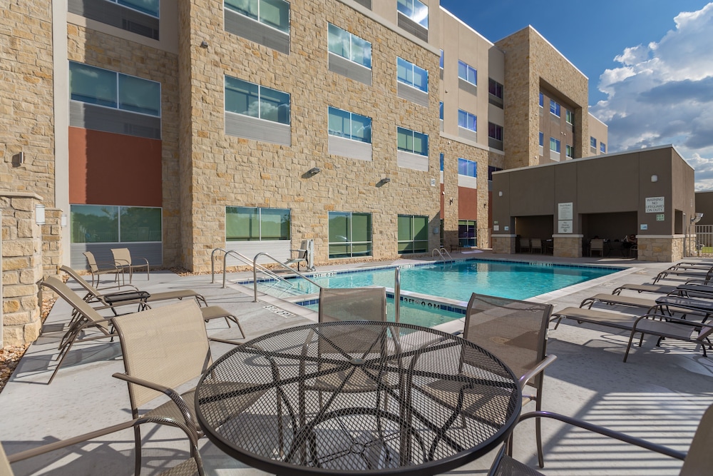 Holiday Inn Express and Suites San Marcos South by IHG - photo 22