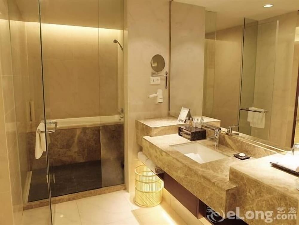Sovereign Hotel Chengdu — hotel in Chengdu