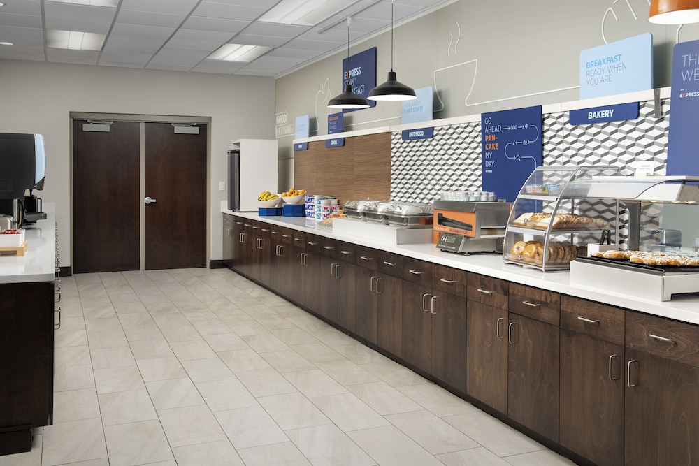 Holiday Inn Express & Suites Knoxville Clinton by IHG - photo 29