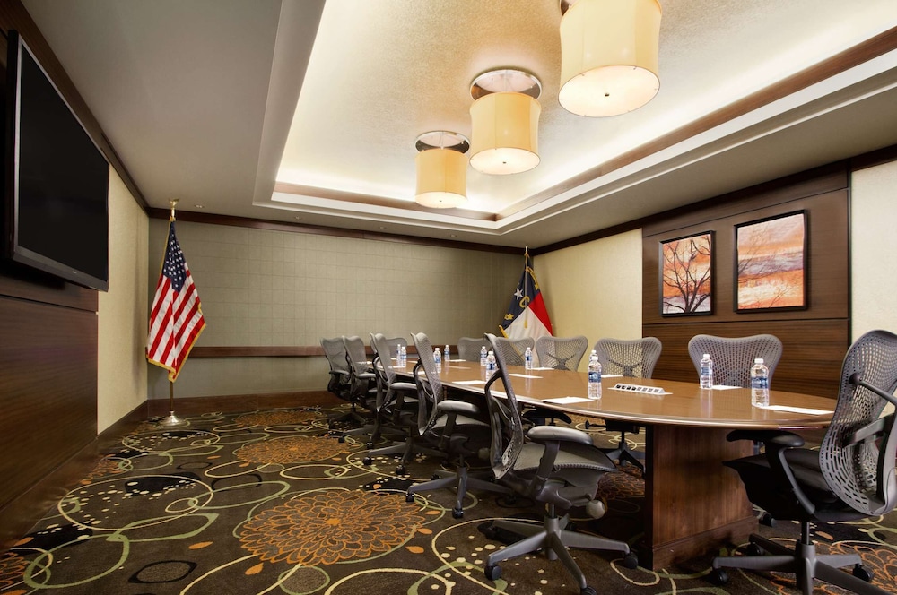 Embassy Suites by Hilton Fayetteville Fort Bragg - photo 45