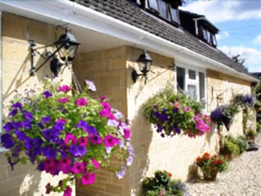 Tally Ho Bed and Breakfast — 4-Star Luxury Hotel in Tewkesbury, United Kingdom