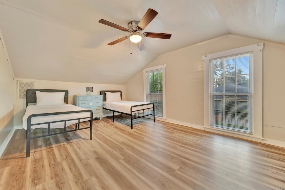 Historic Haven by Downtown Safety Harbor — hotel in Safety Harbor