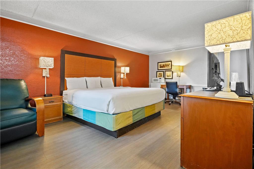 La Quinta Inn by Wyndham Costa Mesa Newport Beach - photo 11