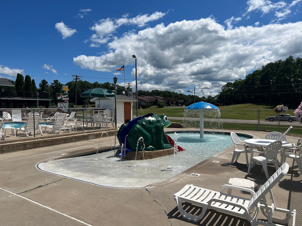 All Star Inn & Suites - photo 372