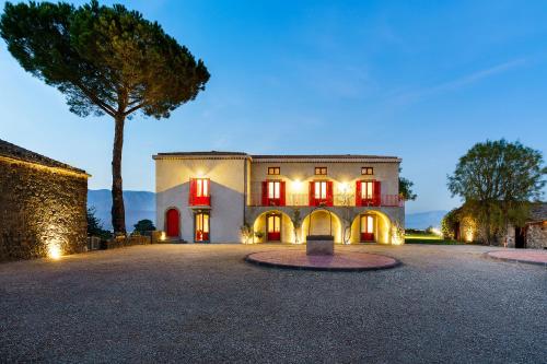 Etna Retreat — 4-Star Luxury Hotel in Castiglione Di Sicilia, Italy