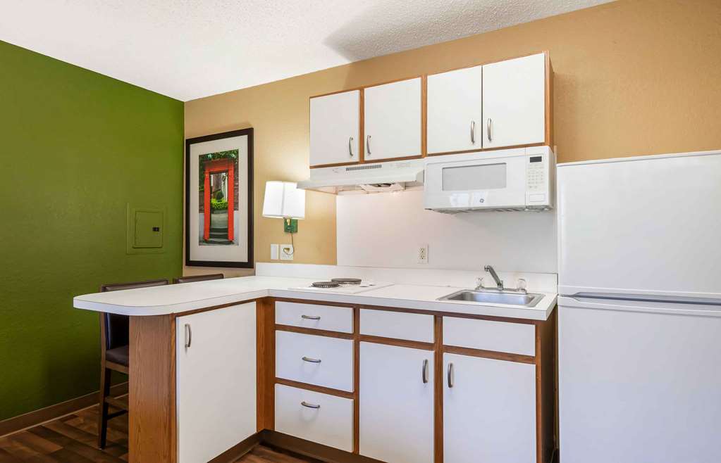 Extended Stay America Suites Clearwater Carillon Park - photo 34