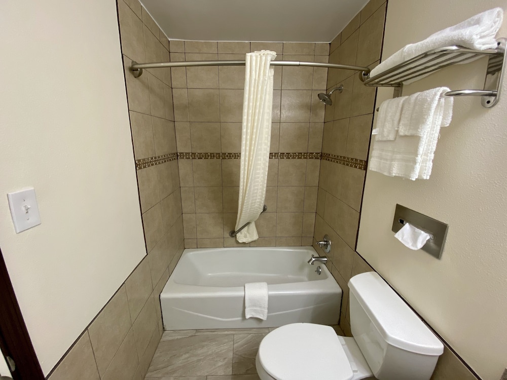 Roswell Inn - photo 20