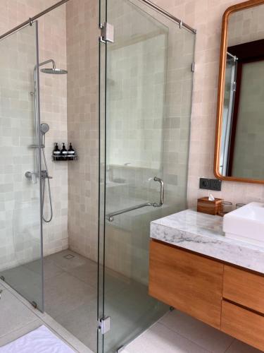 T villa — 4-Star Luxury Hotel in Seminyak, Indonesia