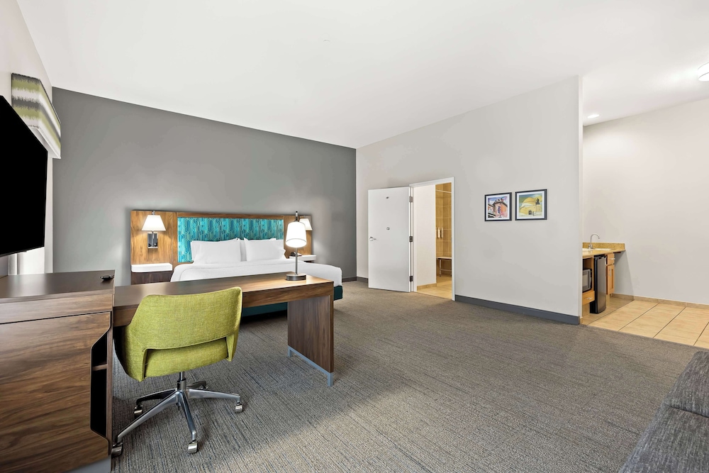 Hampton Inn & Suites Canton - photo 11