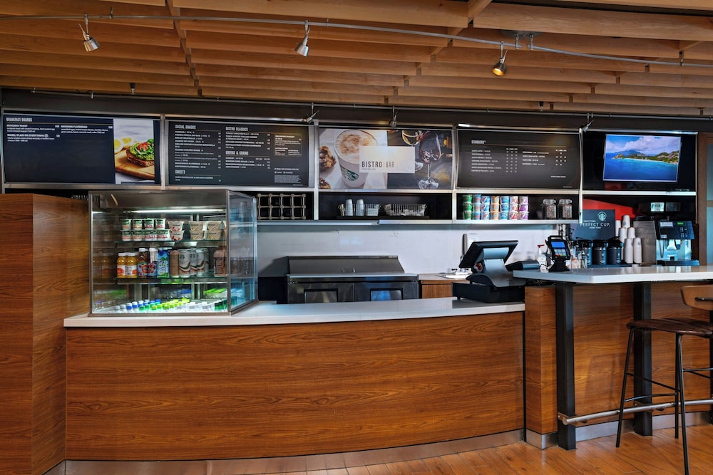 Courtyard Marriott Aksarben Village - photo 25