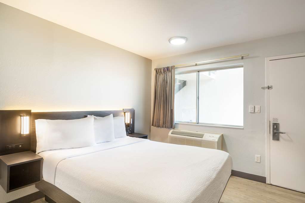 Motel 6 Del Rio Tx - photo 14