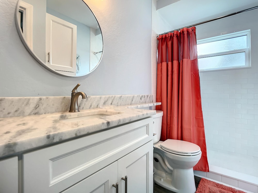 Bikini Bottom Duplex with Pool 2 Minutes from Beach Flagler Avenue - photo 14