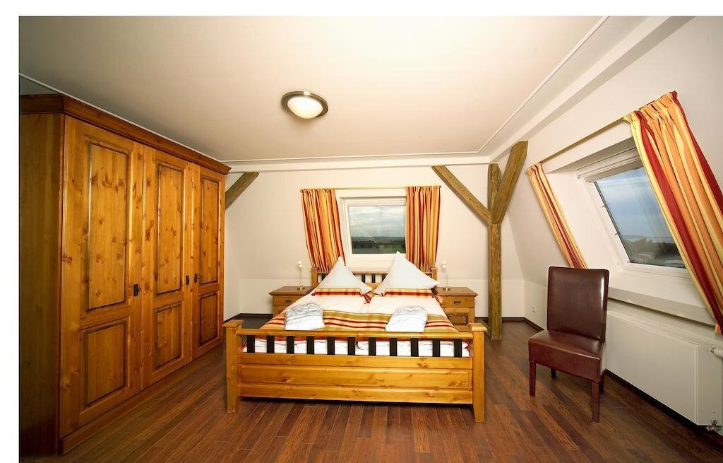 Pension Strandschloss Arielle — 4-Star Luxury Hotel in Boergerende-Rethwisch, Germany