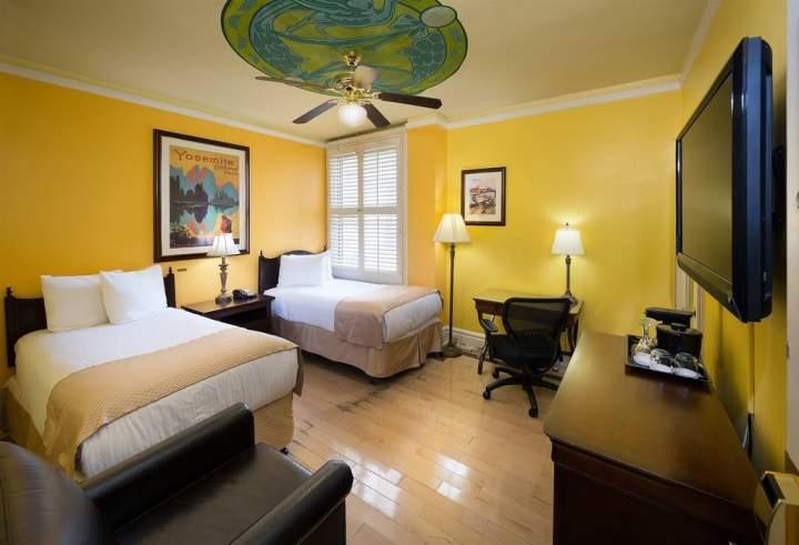 California Hotel - photo 7