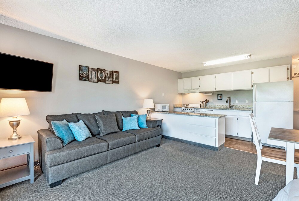 Bend Riverside Inn & Suites - photo 245