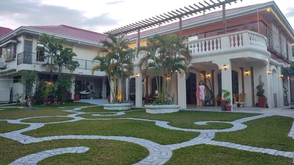 Casa Familya — 5-Star Luxury Hotel in Laoag, Philippines