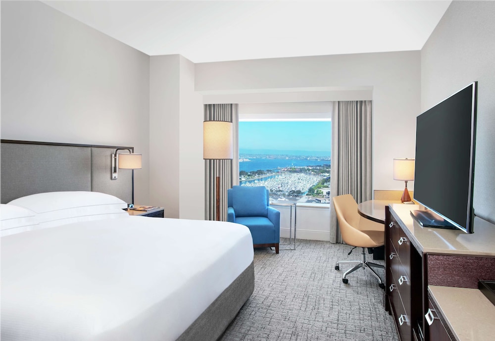 Hilton San Diego Bayfront - photo 7