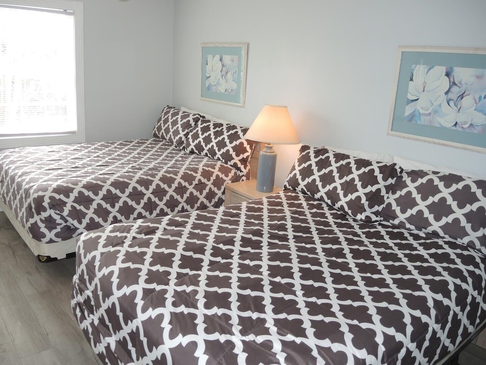 Family Friendly Golf Course View Condo 101M with Great Brunswick Plantation Resort Amenities by RedAwning - photo 3