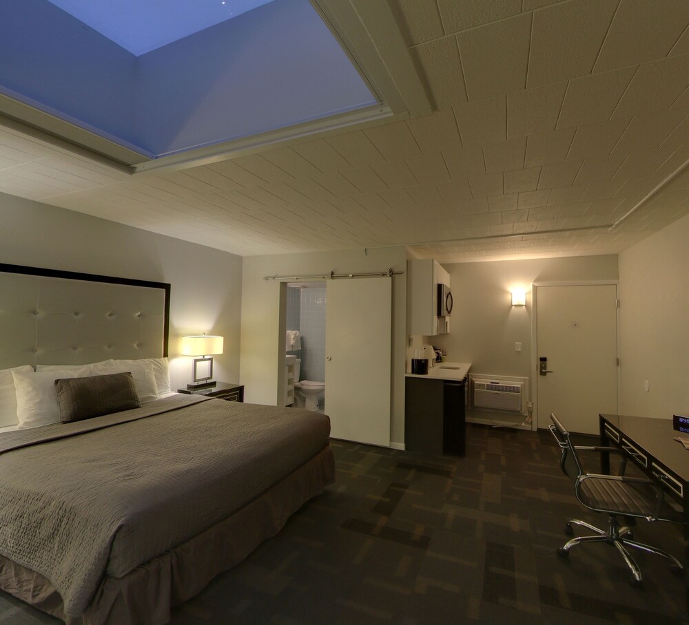 Hotel Royal Oak - photo 16