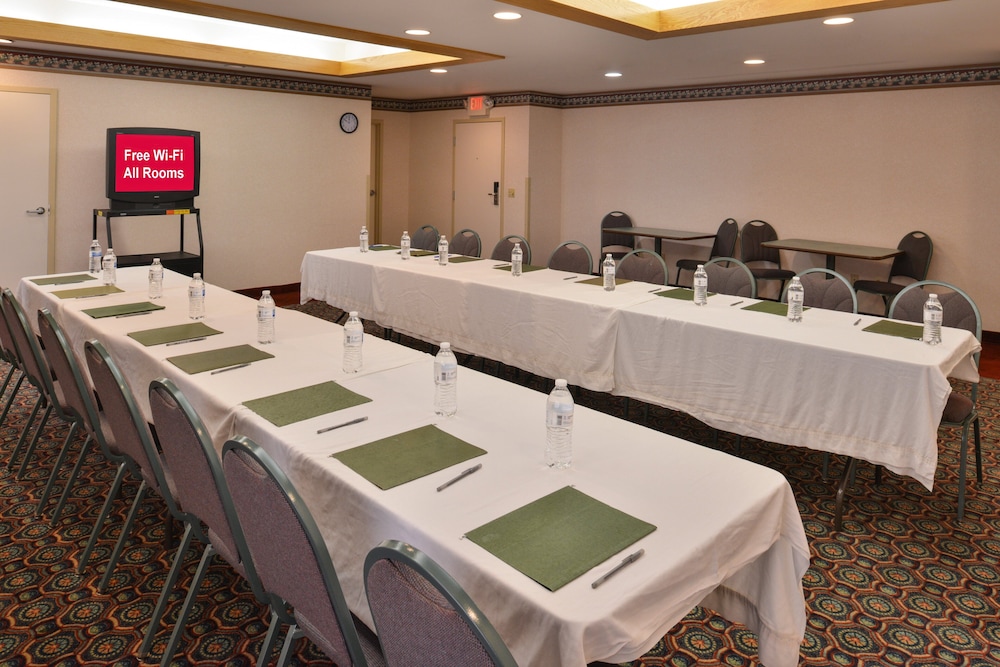 Red Roof Inn Clyde - photo 21