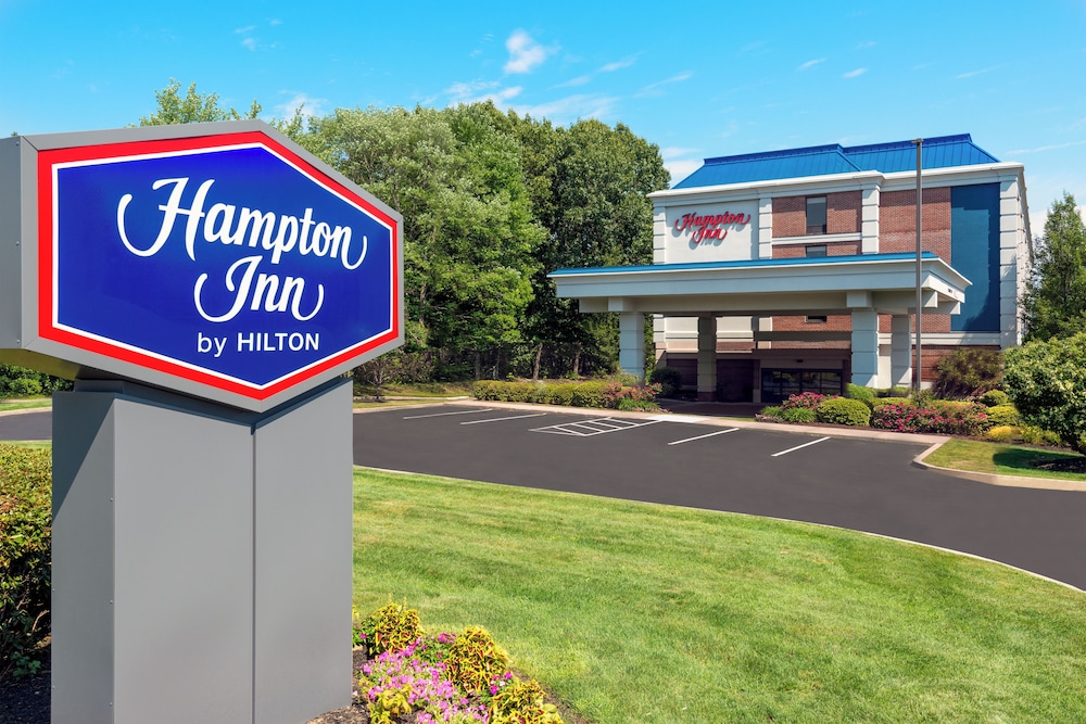 Hampton Inn Hartford Airport - photo 35