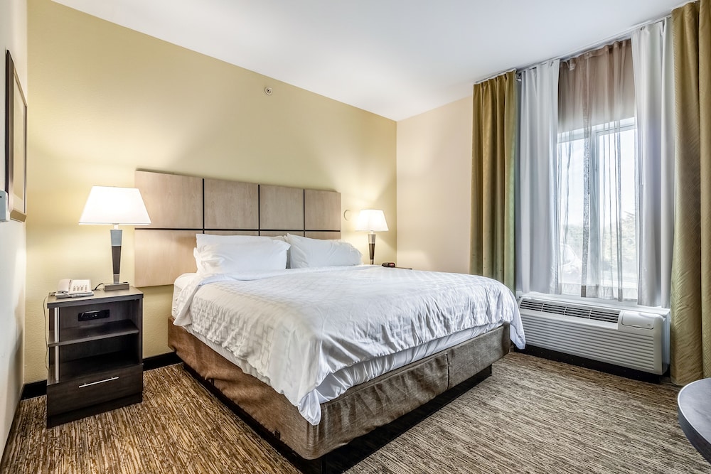 Candlewood Suites Lincoln by IHG - photo 8