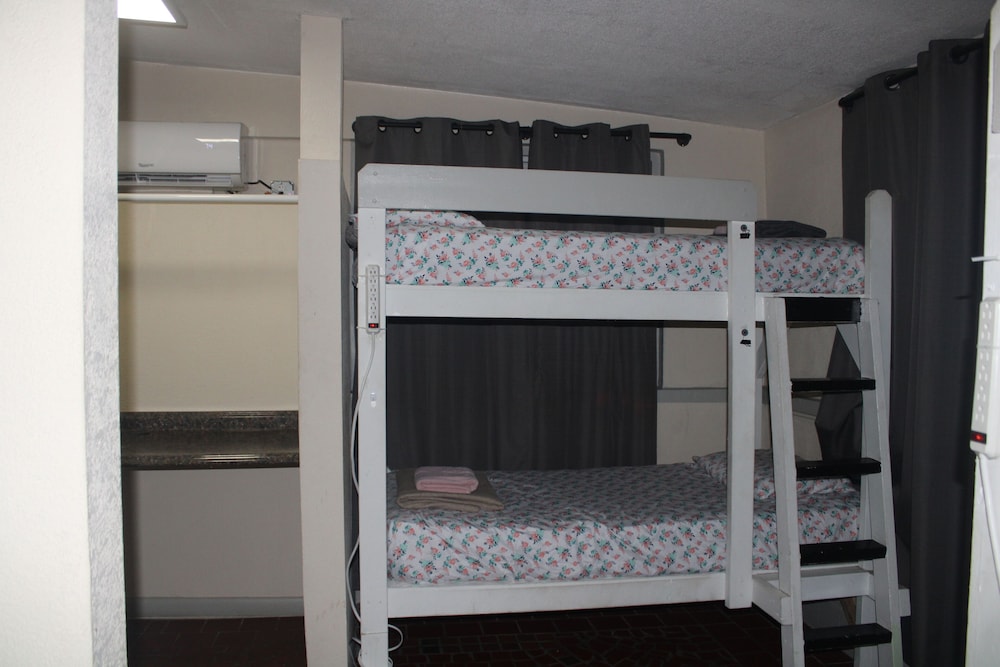 Hoosville Hostel - photo 4
