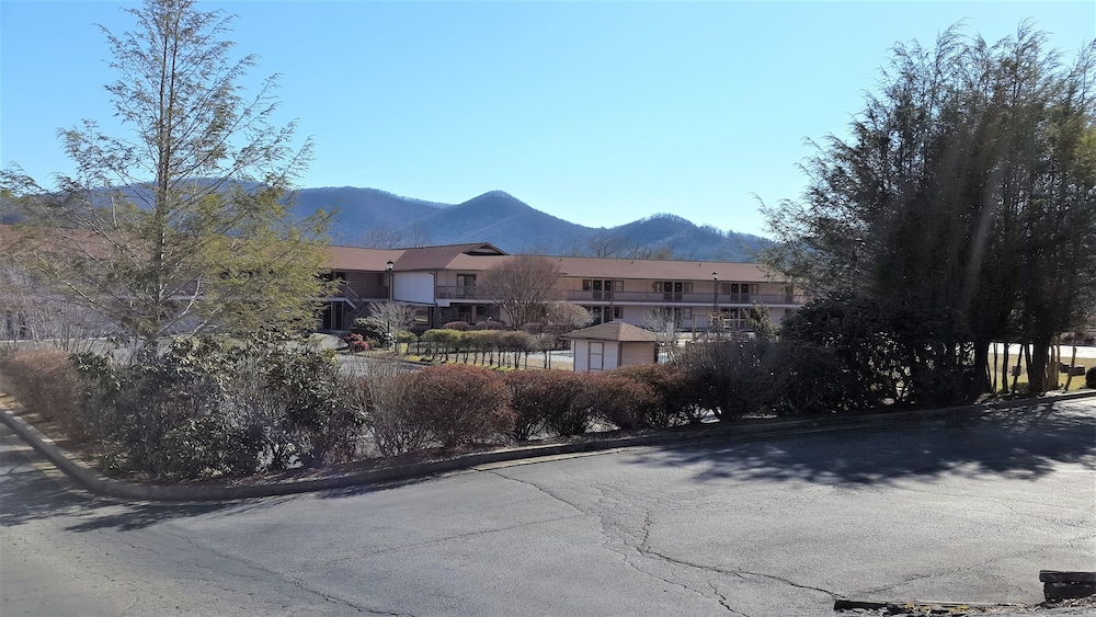Mountain Valley Inn Dillard - photo 39