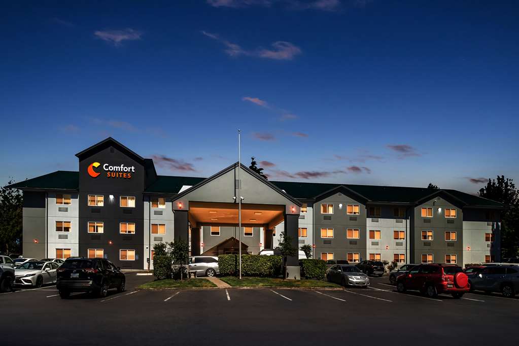 Comfort Suites Portland Airport - photo 4