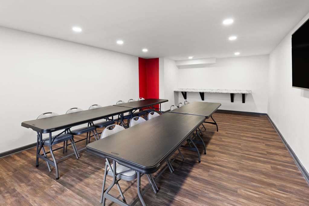 Ramada by Wyndham Bainbridge - photo 27