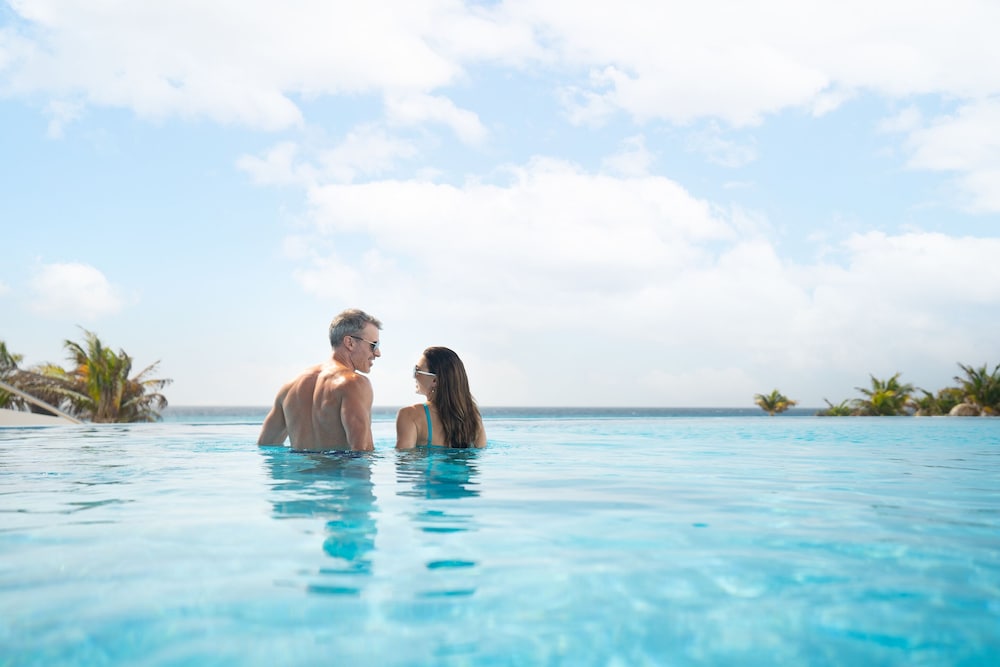 Infinity pool