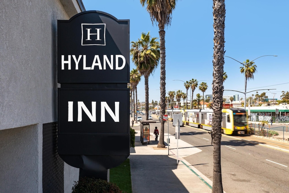 Hyland Inn Long Beach - photo 17