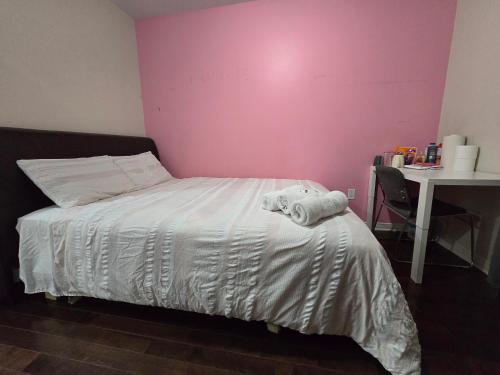 Cozy Room 4mins from Ottawa Gatineau Airport in Gatineau, Canada