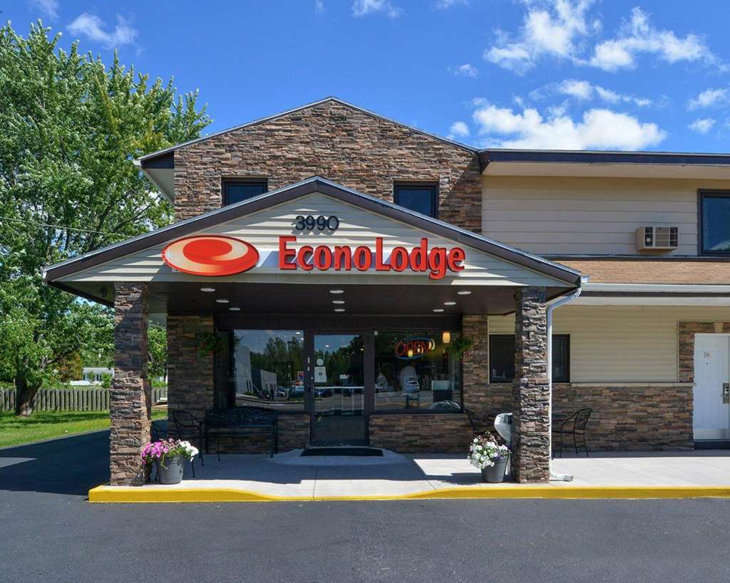 Econo Lodge Rochester I 90 I 390 — Rochester