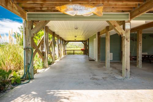 Coastal Living by Oak Island Accommodations - photo 5