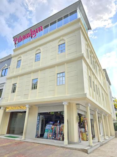 Vaikuntha Stays Hotel in Indore, India