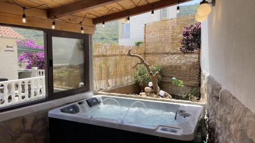 ViSun Apartment 3 — 4-Star Luxury Hotel in Vis, Croatia