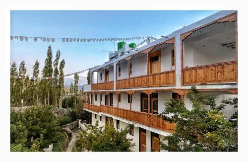 Raven the hermitage - carbon neutral hotel in Leh