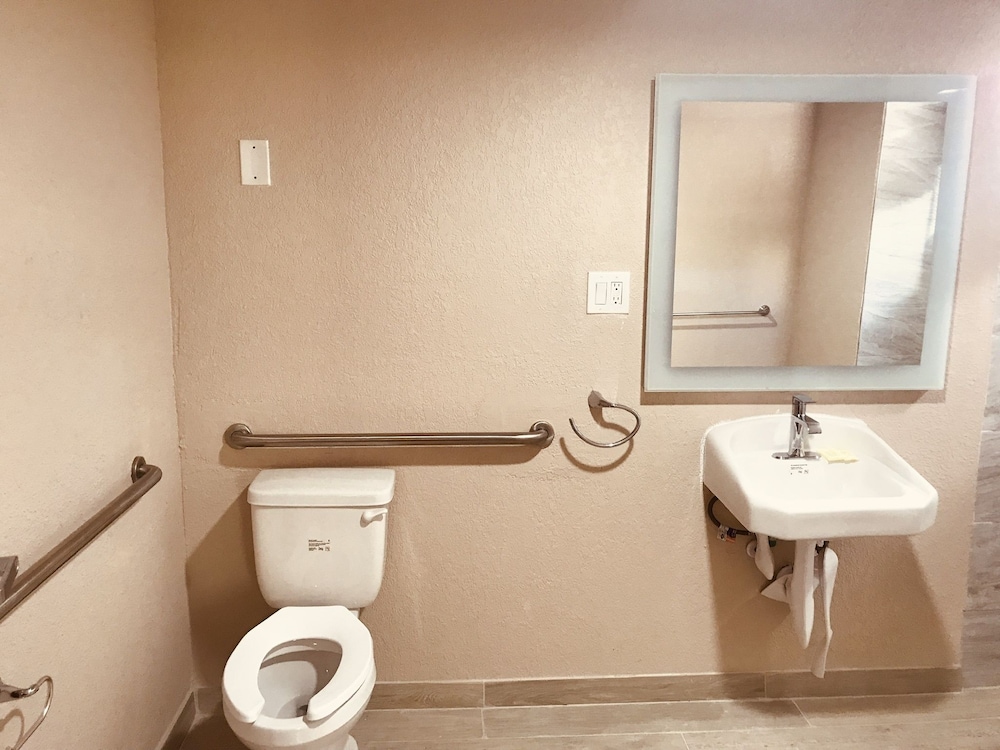 Tropical Inn & Suites - photo 35