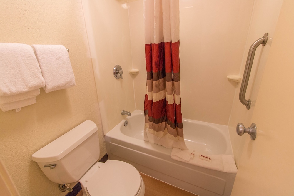Red Roof Inn Hilton Head Island - photo 26