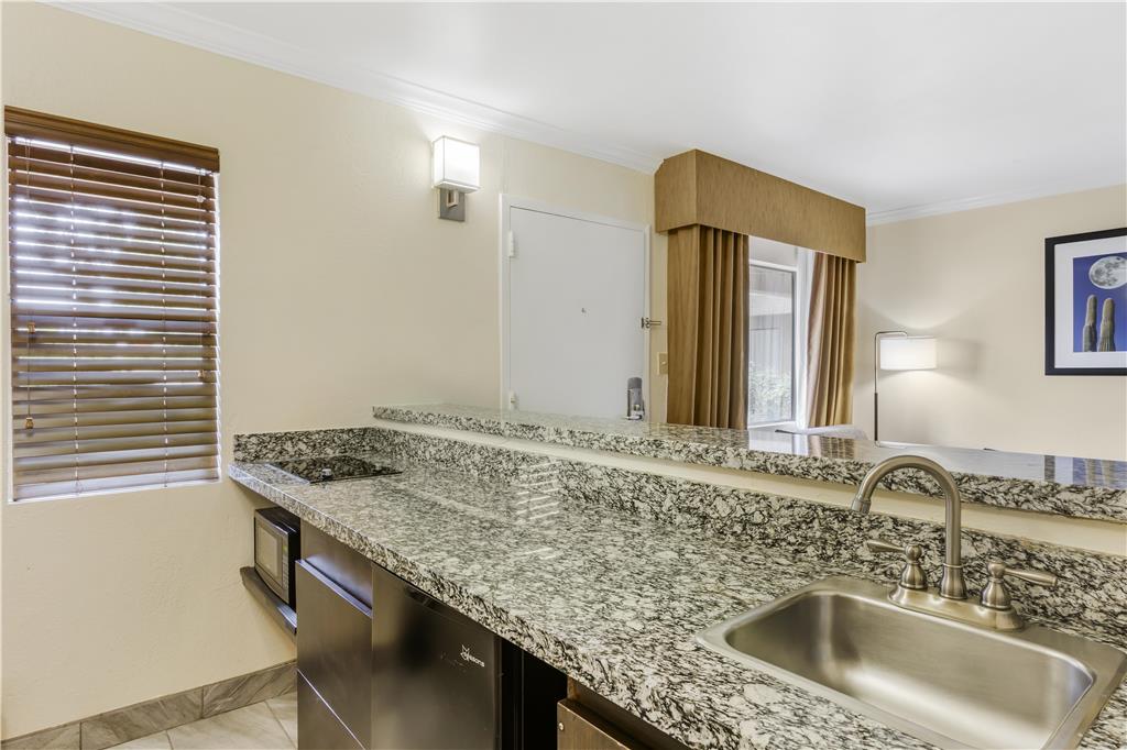 Best Western InnSuites Tucson Foothills Hotel & Suites - photo 71