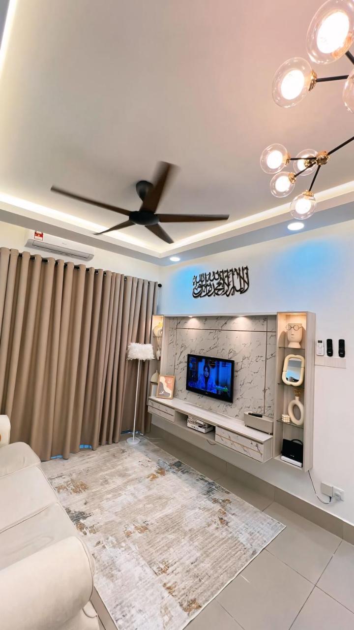 Inara Homestay — 4-Star Luxury Hotel in Kuala Lumpur, Malaysia