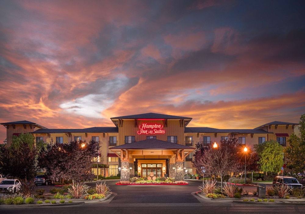 Hampton Inn & Suites Windsor Sonoma Wine Country - photo 48