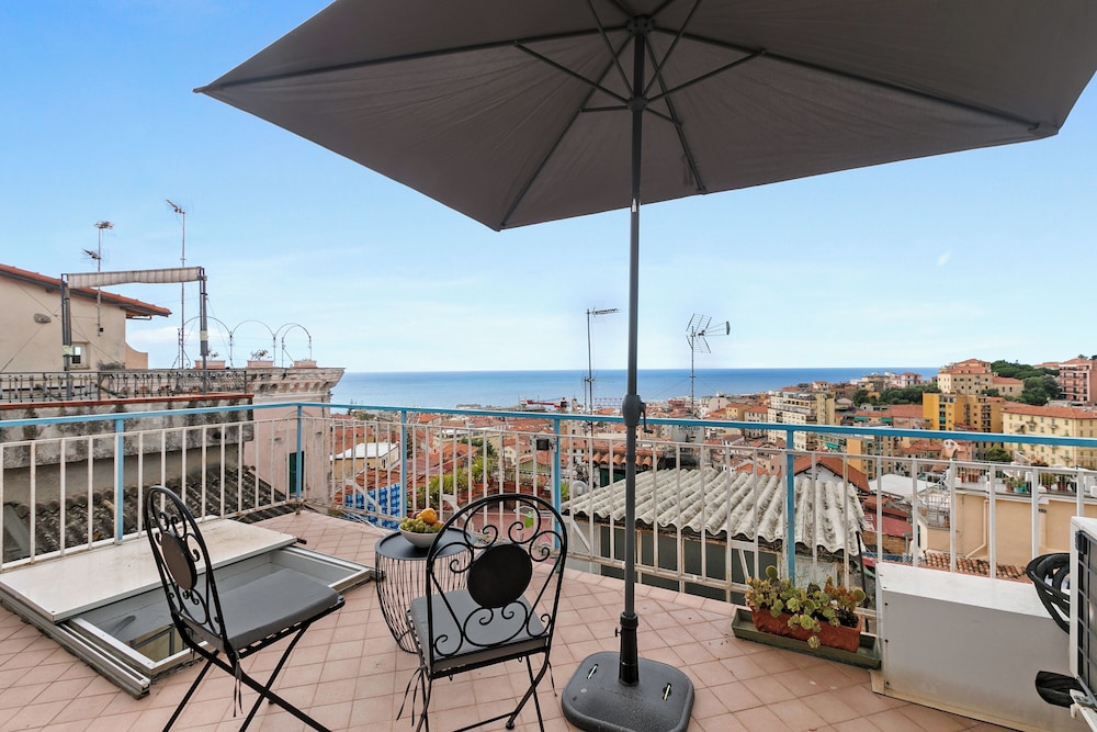 Casa Veronica — 4-Star Luxury Hotel in San Remo, Italy