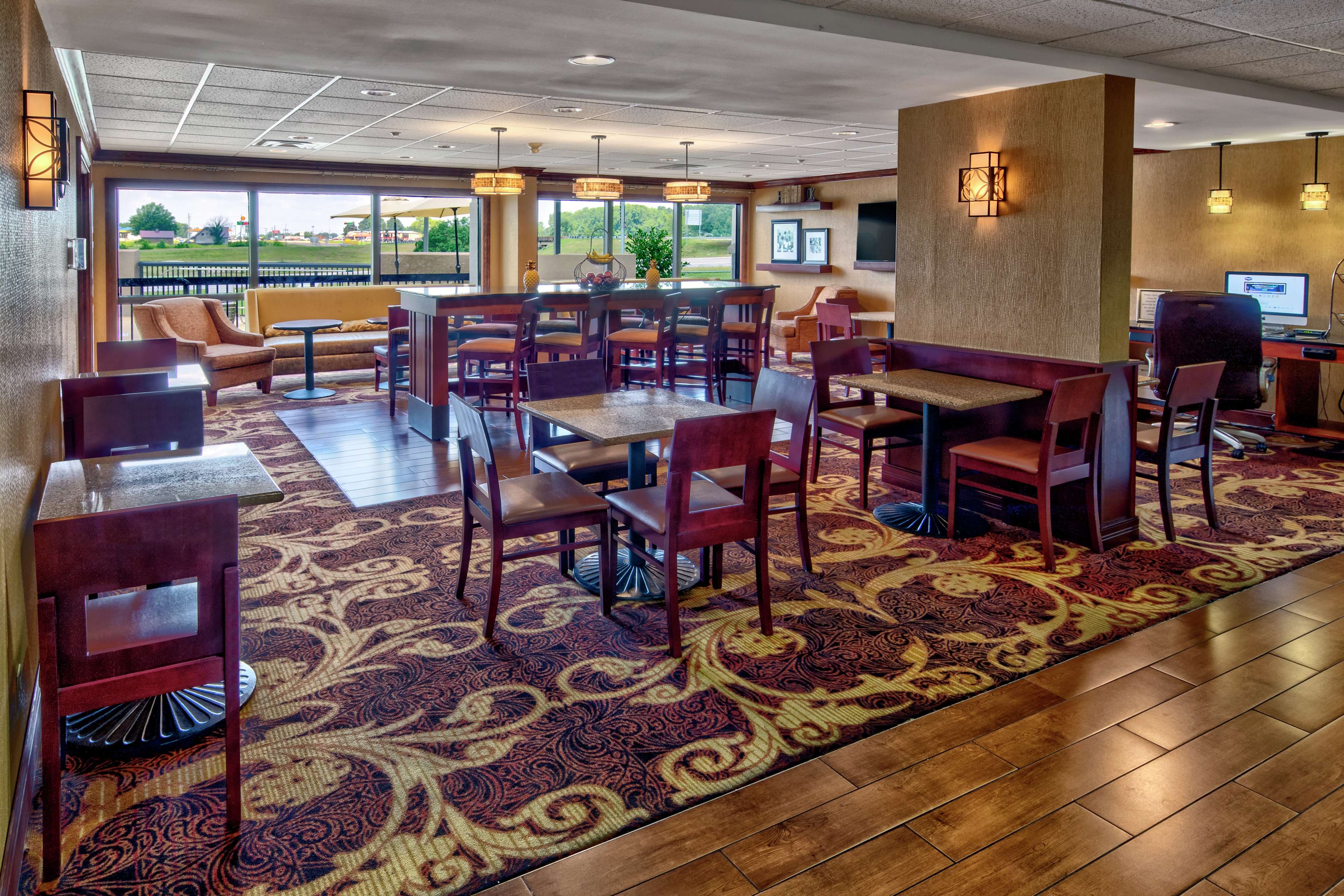 Hampton Inn Corinth - photo 4