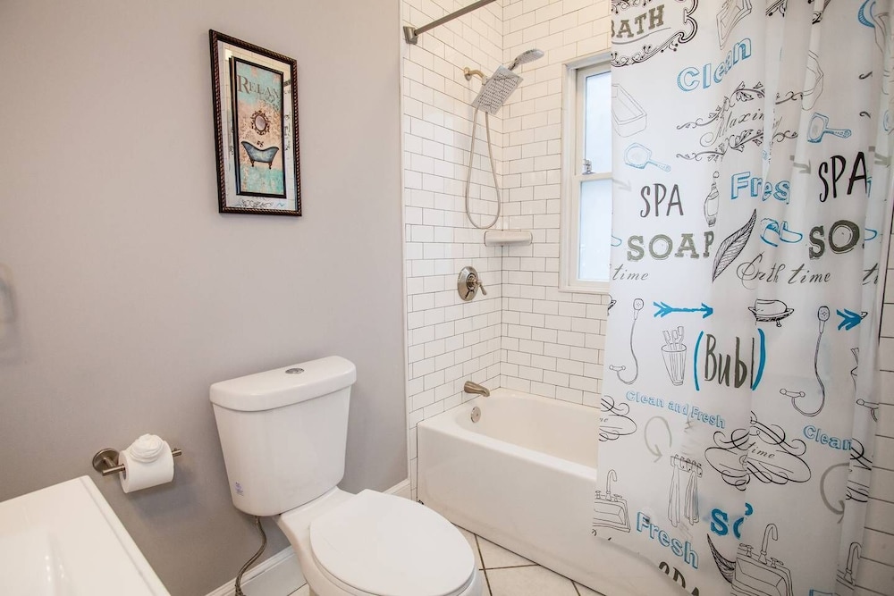 Central Boston 5 Bed 2 Bath North End sleeps 10 - photo 24