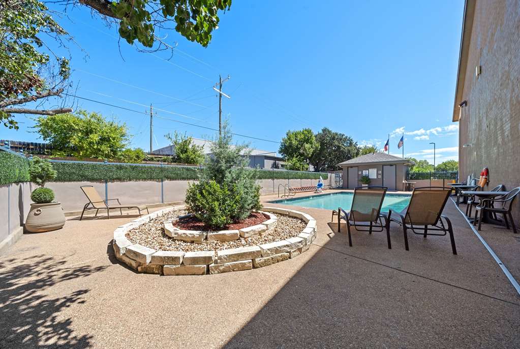 Days Inn by Wyndham Round Rock - photo 10